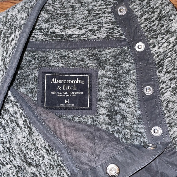 Abercrombie & Fitch Asymmetrical Snap-Up Fleece - Picture 4 of 12